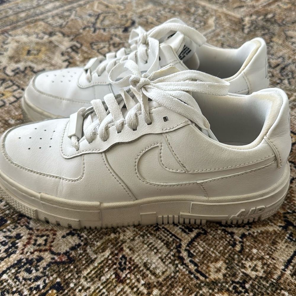 Nike airforce 1 pixel